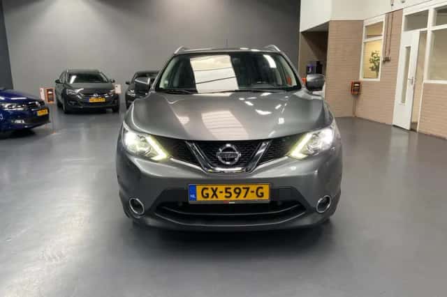 Nissan Qashqai (2015) thumbnail 3