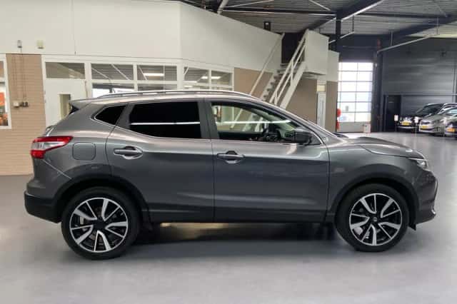 Nissan Qashqai (2015) thumbnail 5