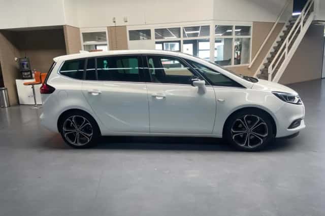 Opel Zafira (2017) thumbnail 6