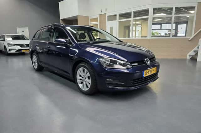 Volkswagen Golf (2014) thumbnail 4