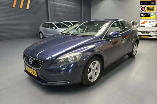 Volvo V40 (2014) thumbnail 1