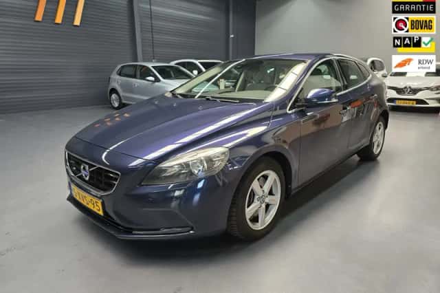 Volvo V40 (2014) thumbnail 2