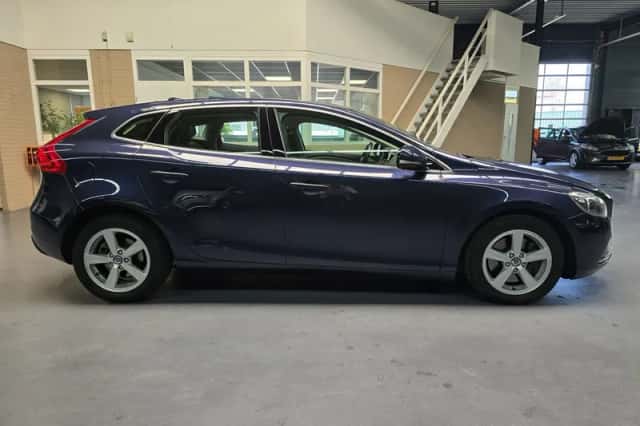 Volvo V40 (2014) thumbnail 5