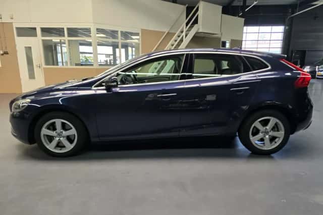 Volvo V40 (2014) thumbnail 6