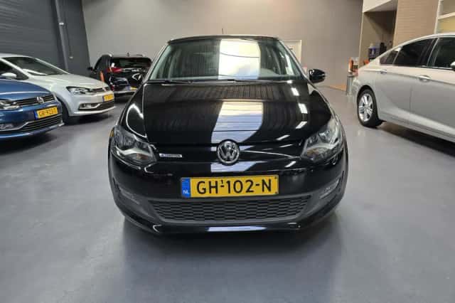 Volkswagen Polo (2015) thumbnail 3