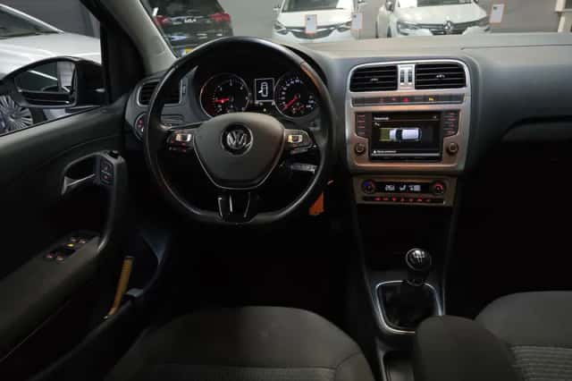 Volkswagen Polo (2015) thumbnail 5