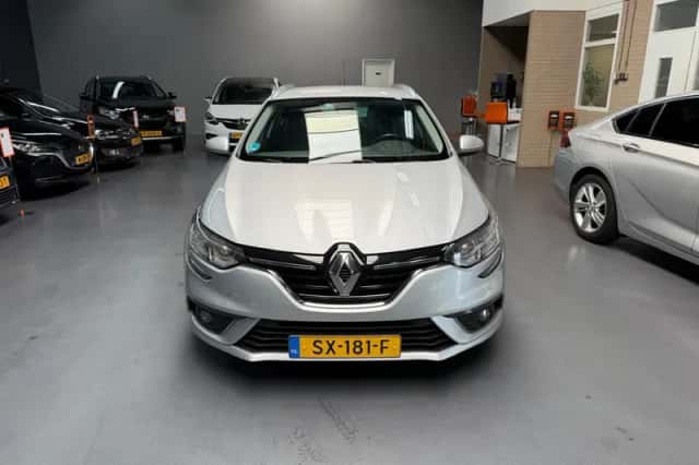 Renault Mégane (2018) thumbnail 3