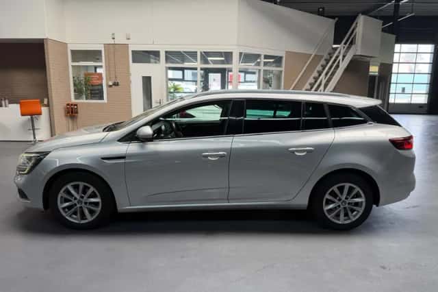 Renault Mégane (2018) thumbnail 5