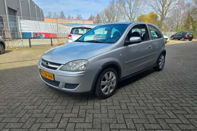 Opel Corsa (2006) thumbnail 4