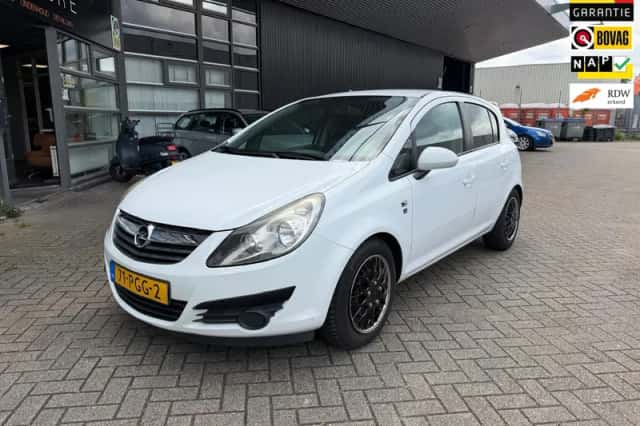 Opel Corsa (2011) thumbnail 2