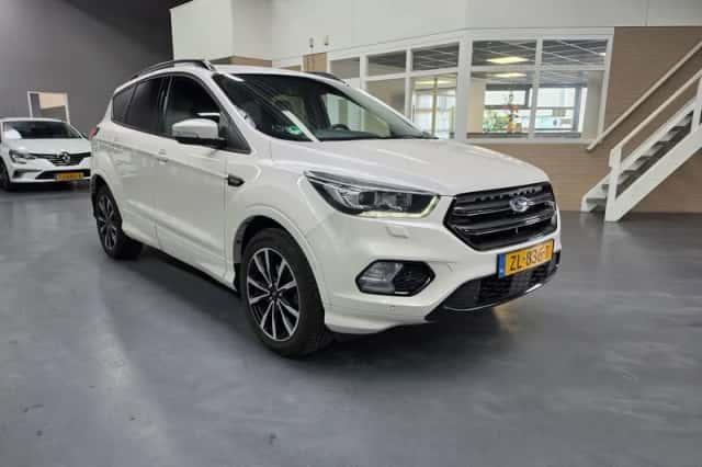 Ford Kuga (2019) thumbnail 4