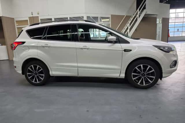 Ford Kuga (2019) thumbnail 5