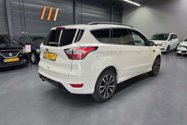Ford Kuga (2019) thumbnail 6