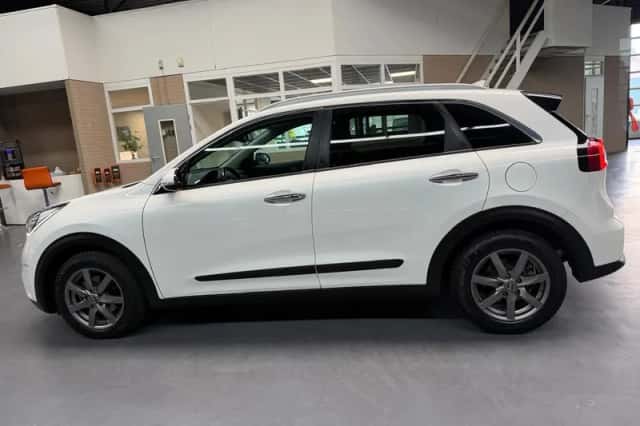 Kia Niro (2017) thumbnail 6