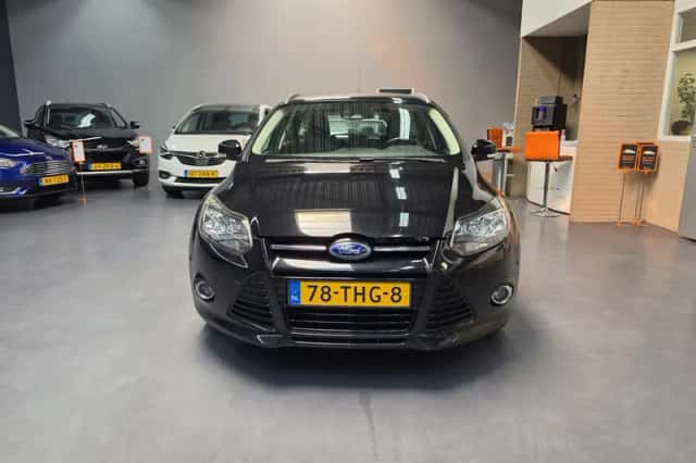 Ford Focus (2012) thumbnail 3