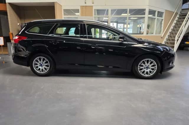 Ford Focus (2012) thumbnail 5