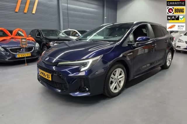 Suzuki Swace (2023) thumbnail 1