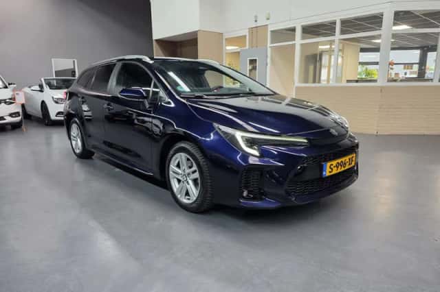 Suzuki Swace (2023) thumbnail 4