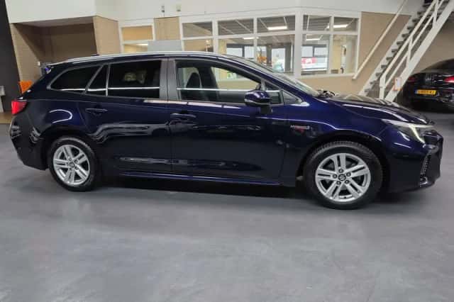 Suzuki Swace (2023) thumbnail 5