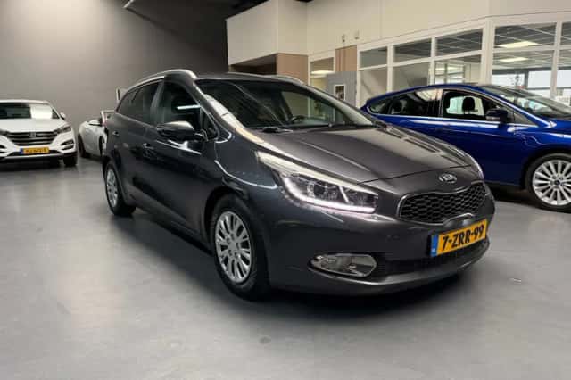 Kia Cee'd (2015) thumbnail 3