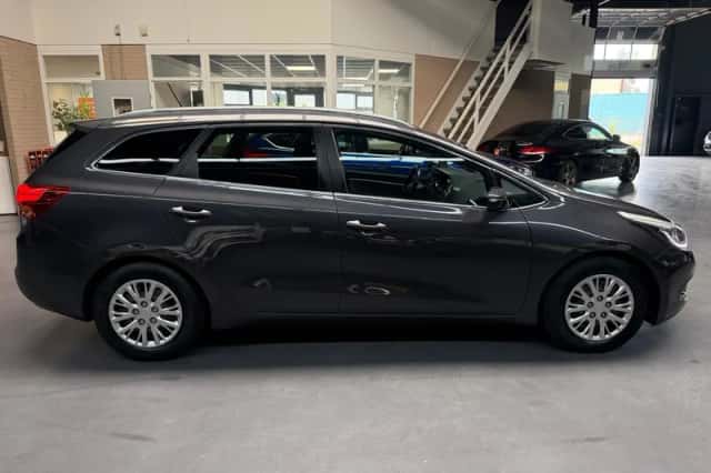 Kia Cee'd (2015) thumbnail 4