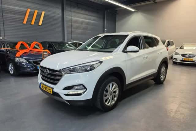 Hyundai Tucson (2015) thumbnail 1