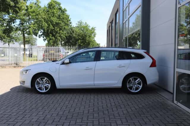 Volvo V60 (2013) thumbnail 4
