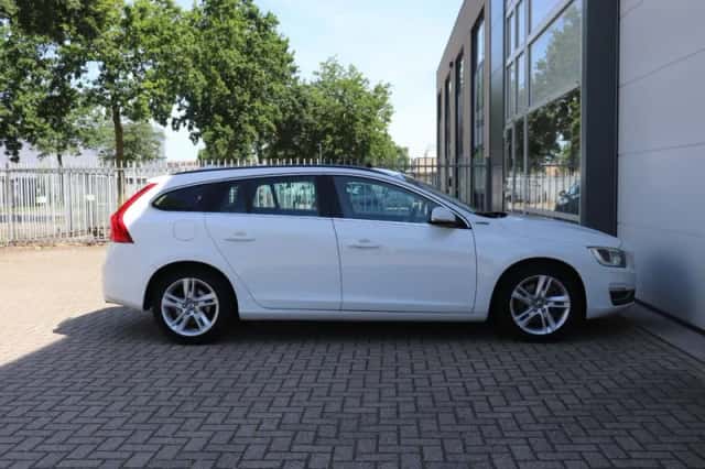 Volvo V60 (2013) thumbnail 5
