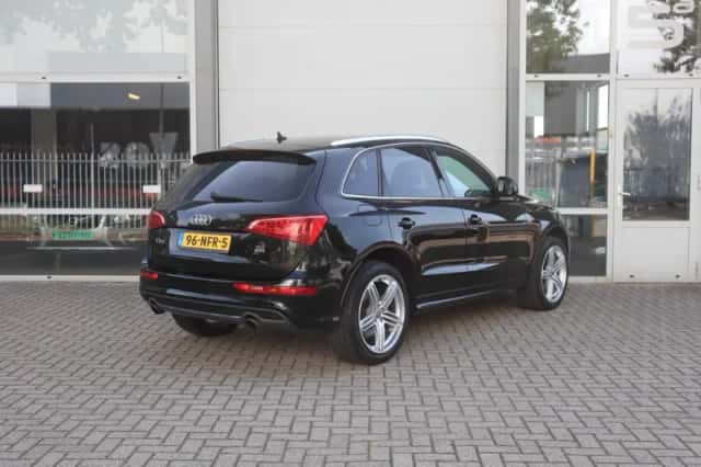 Audi Q5 (2009) thumbnail 2