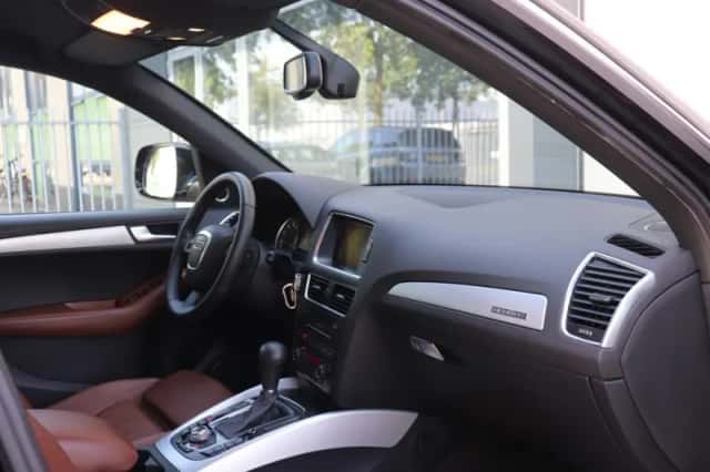 Audi Q5 (2009) thumbnail 3