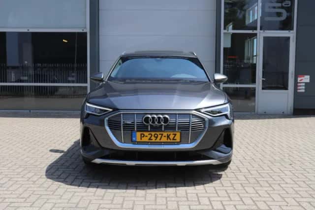 Audi e-tron (2022) thumbnail 6