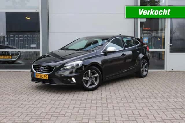Volvo V40 (2015) thumbnail 1