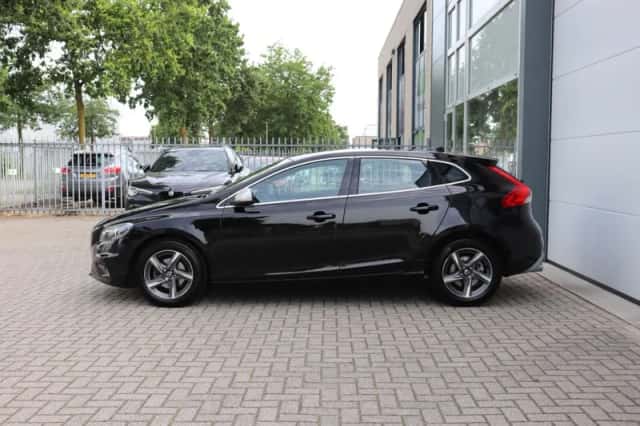 Volvo V40 (2015) thumbnail 4