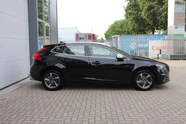 Volvo V40 (2015) thumbnail 5