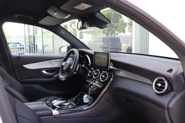Mercedes-Benz GLC-Klasse (2016) thumbnail 3