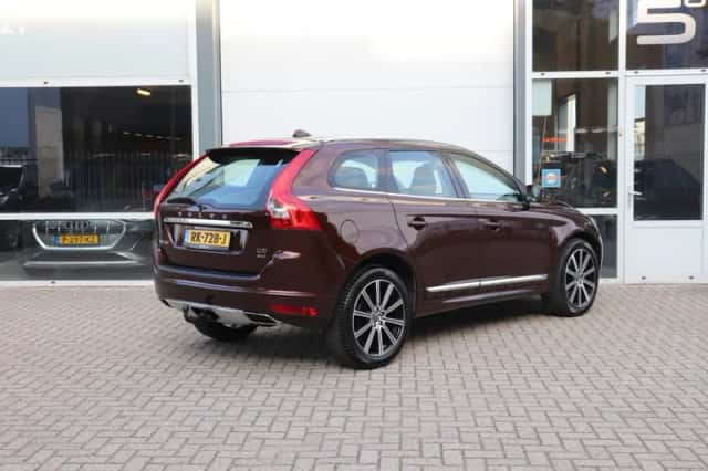 Volvo XC60 (2014) thumbnail 2