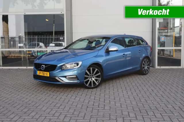 Volvo V60 (2016) thumbnail 1