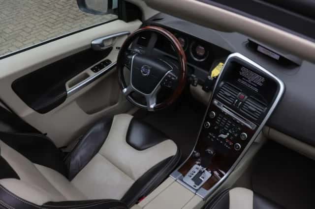 Volvo XC60 (2009) thumbnail 3