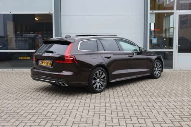 Volvo V60 (2019) thumbnail 2