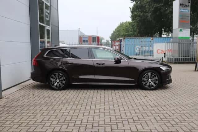 Volvo V60 (2019) thumbnail 5