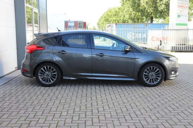 Ford Focus (2017) thumbnail 4