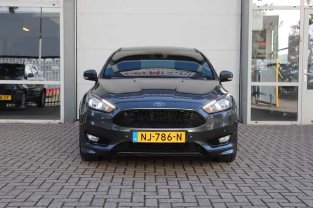 Ford Focus (2017) thumbnail 5