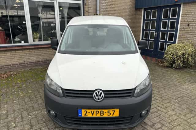 Volkswagen Caddy (2011) thumbnail 2