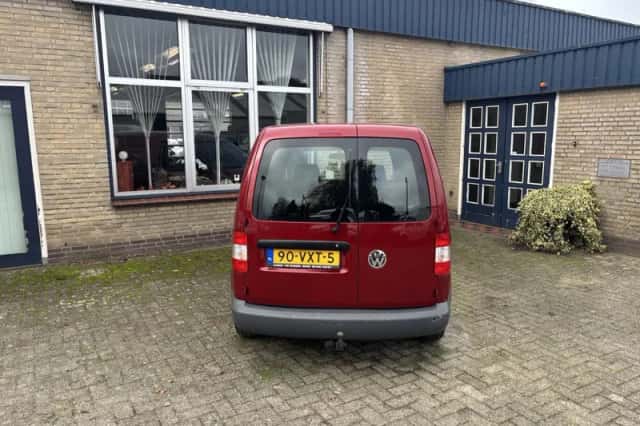 Volkswagen Caddy (2009) thumbnail 5