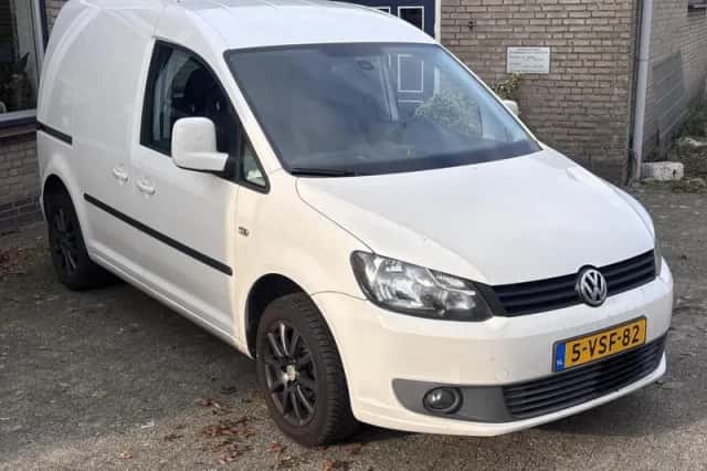 Volkswagen Caddy (2011) thumbnail 3