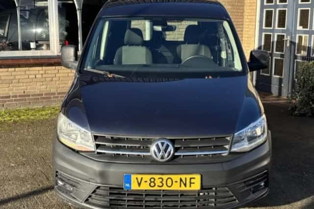Volkswagen Caddy (2018) thumbnail 2