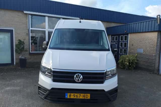 Volkswagen Crafter (2017) thumbnail 2