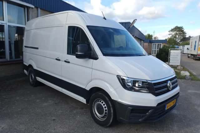 Volkswagen Crafter (2017) thumbnail 3
