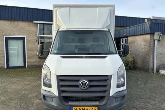 Volkswagen Crafter (2010) thumbnail 2