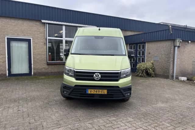 Volkswagen Crafter (2017) thumbnail 2